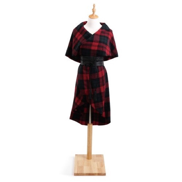 🆕 AUCTION PRICE👩🏻‍⚖️ Red and Black Plaid Woven City Wrap on the Go - Picture 3 of 6